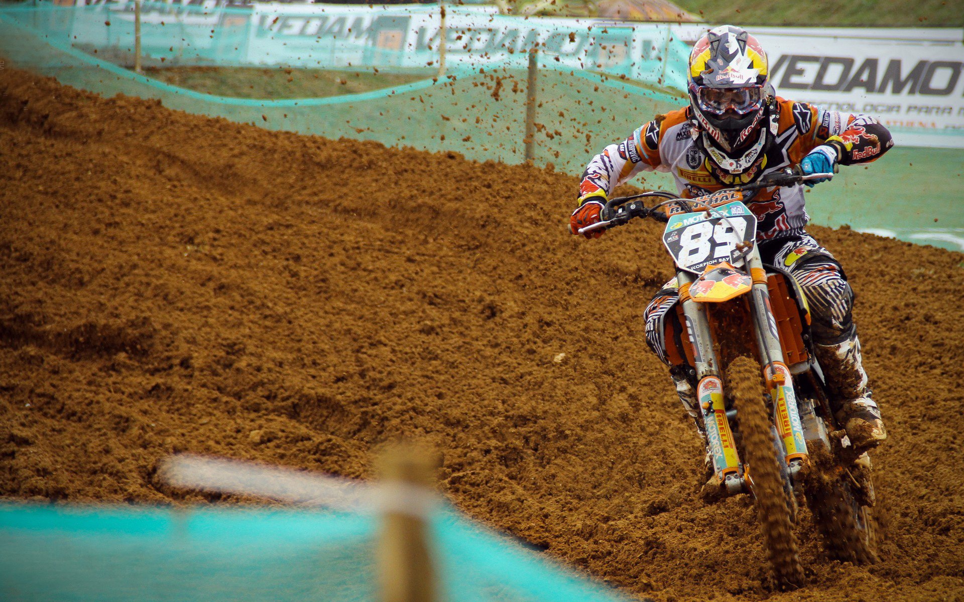 安赛龙再夺冠军，展现世界第一风采，安赛龙夺冠后用中文感谢球迷